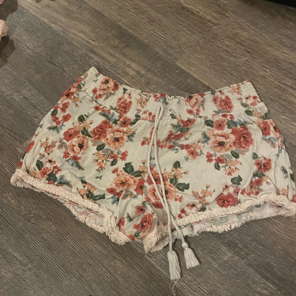 Women’s floral shorts size XL